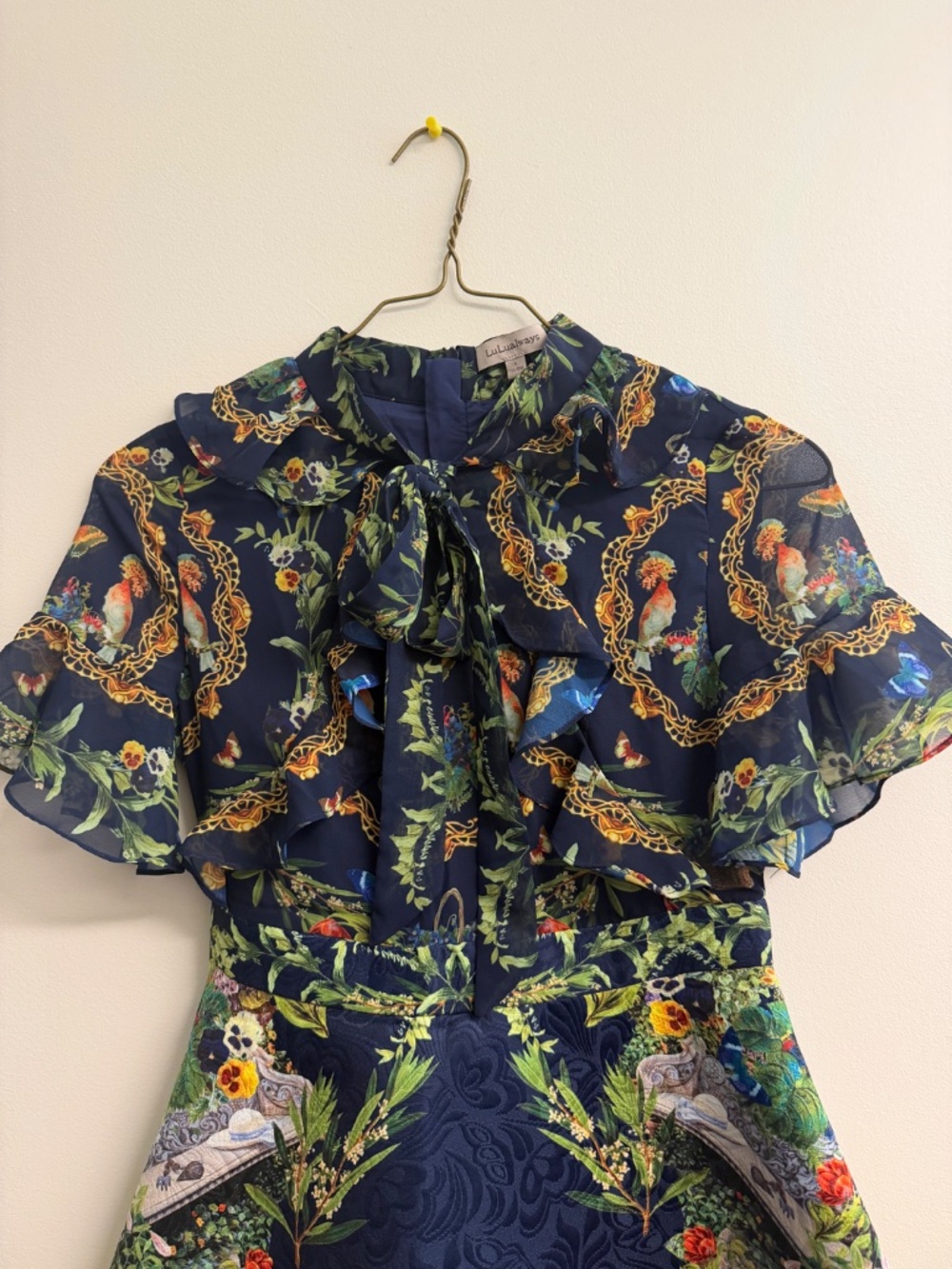 Perfect graduation dress from Lulualways Size 5 - Picture 3 of 5